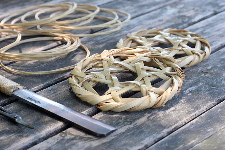 カロト 革製品と手仕事のもの 京都 Calotte Leather Handmade 手仕事のもの 岡 悠 ６本の竹だけ で編み 組上げる鍋敷きのワークショップ